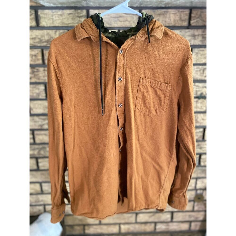 Nomad Men’s Button Up With Built In‎ Hood